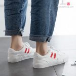 کفش اسپرت طرح آدیداس سفید دو خط قرمز 13295 - تصویر 2